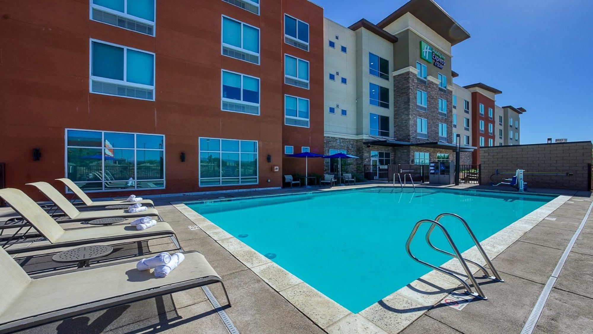 Holiday Inn Express & Suites Ridgecrest - China Lake By Ihg 외부 사진